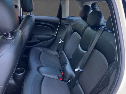 Used 2016 MINI Cooper 4-Door Hardtop FWD image 5