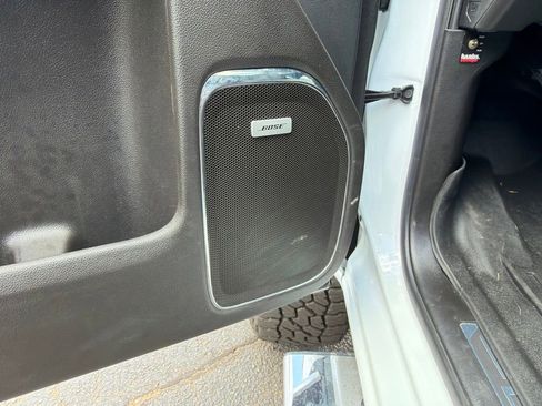 Used 2017 GMC Sierra 2500 Denali w/ Duramax Plus Package AWD/4WD image 16