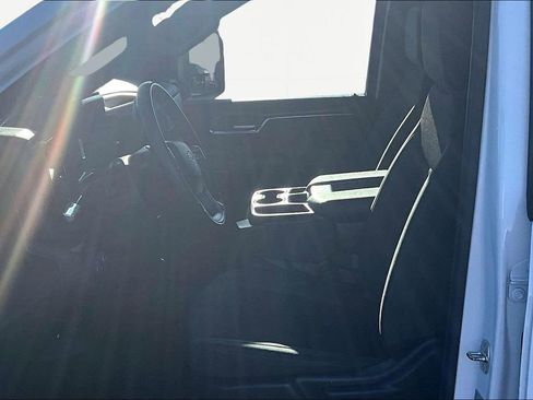 Used 2024 Chevrolet Silverado 2500 LT image 25