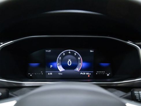 New 2026 Volkswagen Taos SE FWD image 17