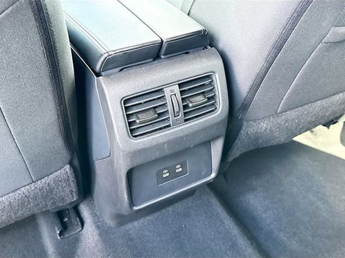 Used 2024 Nissan Rogue SV FWD image 23