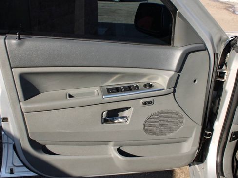 Used 2006 Jeep Grand Cherokee SRT8 w/ SRT Option Group I AWD/4WD image 39
