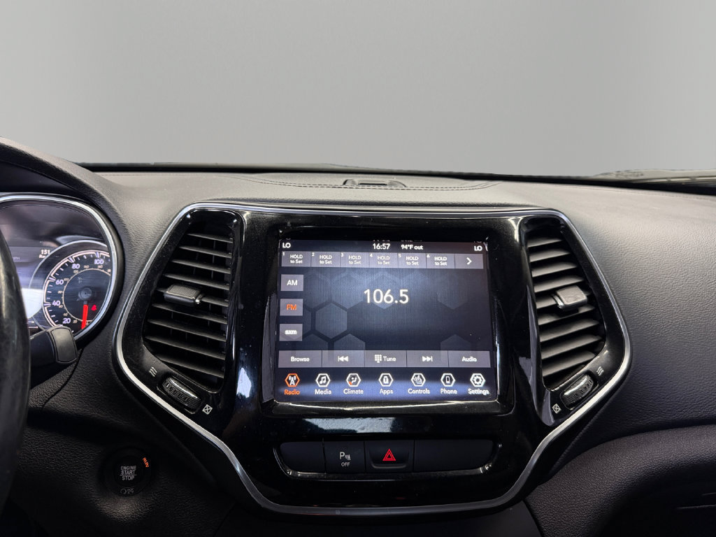 Used 2019 Jeep Cherokee Limited FWD image 21