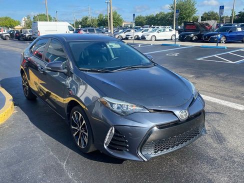 Used 2019 Toyota Corolla SE FWD image 2