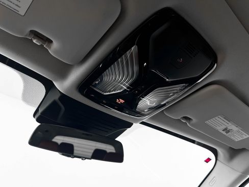 Used 2024 BMW X7 xDrive40i w/ Executive Package image 31