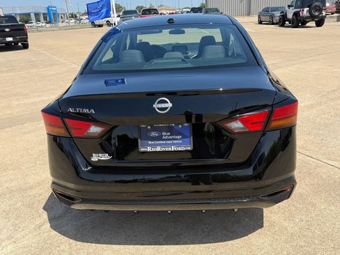 Used 2025 Nissan Altima 2.5 SV FWD image 6