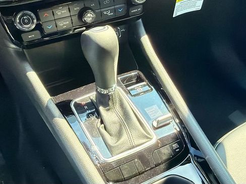 New 2026 Jeep Compass Limited w/ Sun, Sound & Navigation Group AWD/4WD image 18