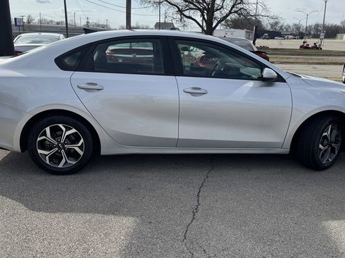 Used 2020 Kia Forte LXS image 9