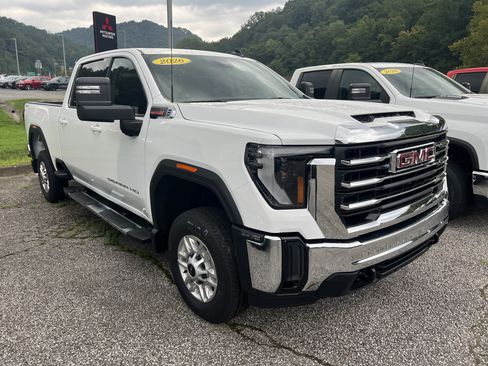 New 2026 GMC Sierra 2500 SLE w/ LPO, GMC Protection Package AWD/4WD image 3