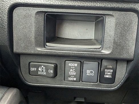 Used 2019 Toyota Tacoma TRD Off-Road image 25