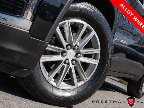 Used 2023 Chevrolet Traverse LT FWD image 10