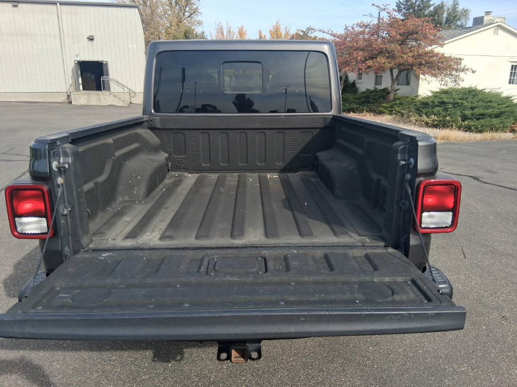 Used 2022 Jeep Gladiator Rubicon w/ Cold Weather Group AWD/4WD image 33