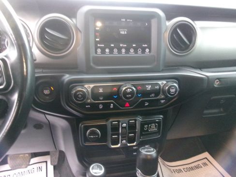 Used 2019 Jeep Wrangler Unlimited Sport S image 12