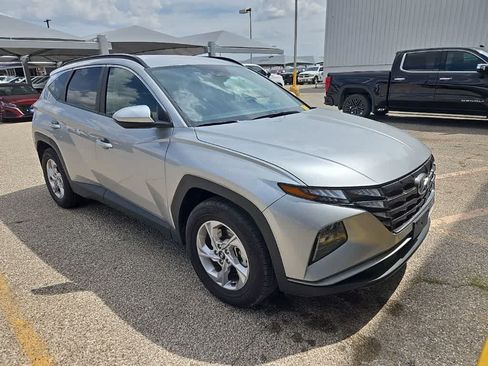 Used 2024 Hyundai Tucson SEL FWD image 2
