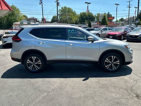 Used 2020 Nissan Rogue SV w/ Premium Package AWD/4WD image 8