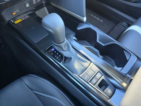 Used 2025 Toyota Camry SE image 36