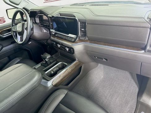 Used 2024 GMC Sierra 1500 Elevation w/ Elevation Premium Package AWD/4WD image 32