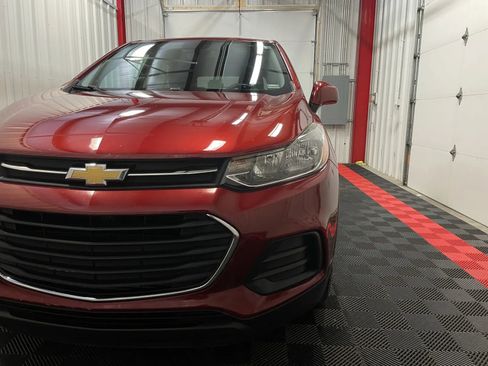 Used 2021 Chevrolet Trax LS w/ Tint and Cruise Package FWD image 8