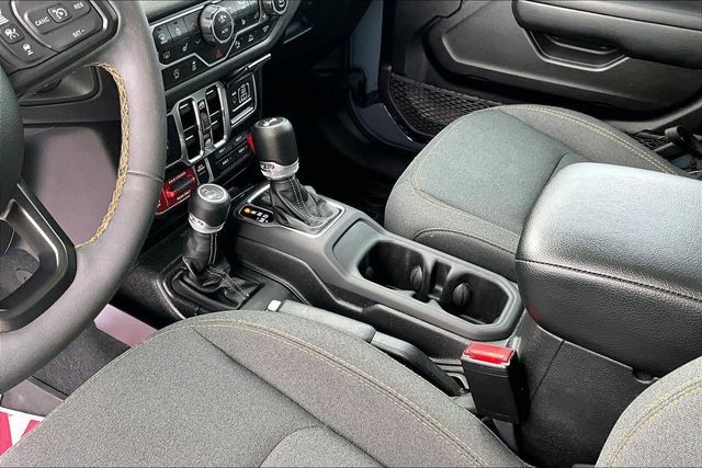Used 2024 Jeep Wrangler Unlimited Sport AWD/4WD image 18