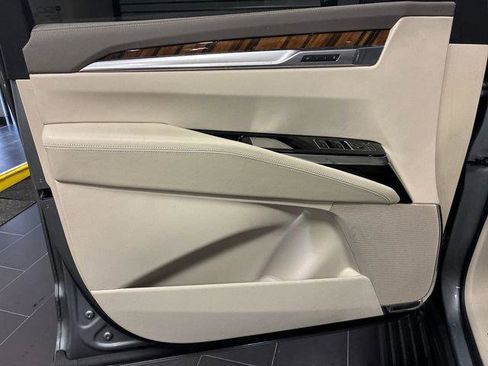 Certified 2025 Cadillac Escalade ESV Sport Platinum w/ LPO, Floor Liner Package AWD/4WD image 10