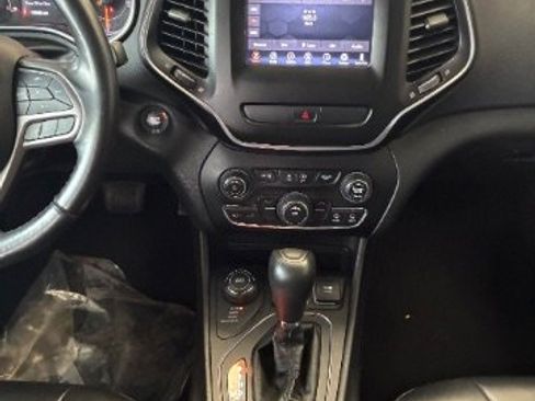 Used 2019 Jeep Cherokee Latitude Plus image 26