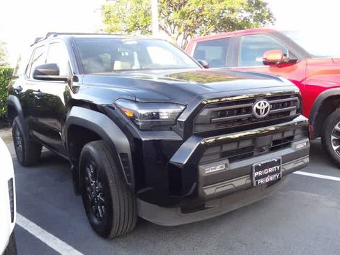 Used 2025 Toyota 4Runner SR5 AWD/4WD image 3
