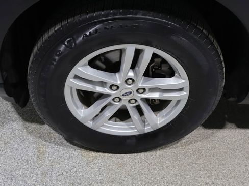 Used 2020 Ford Explorer XLT AWD/4WD image 9