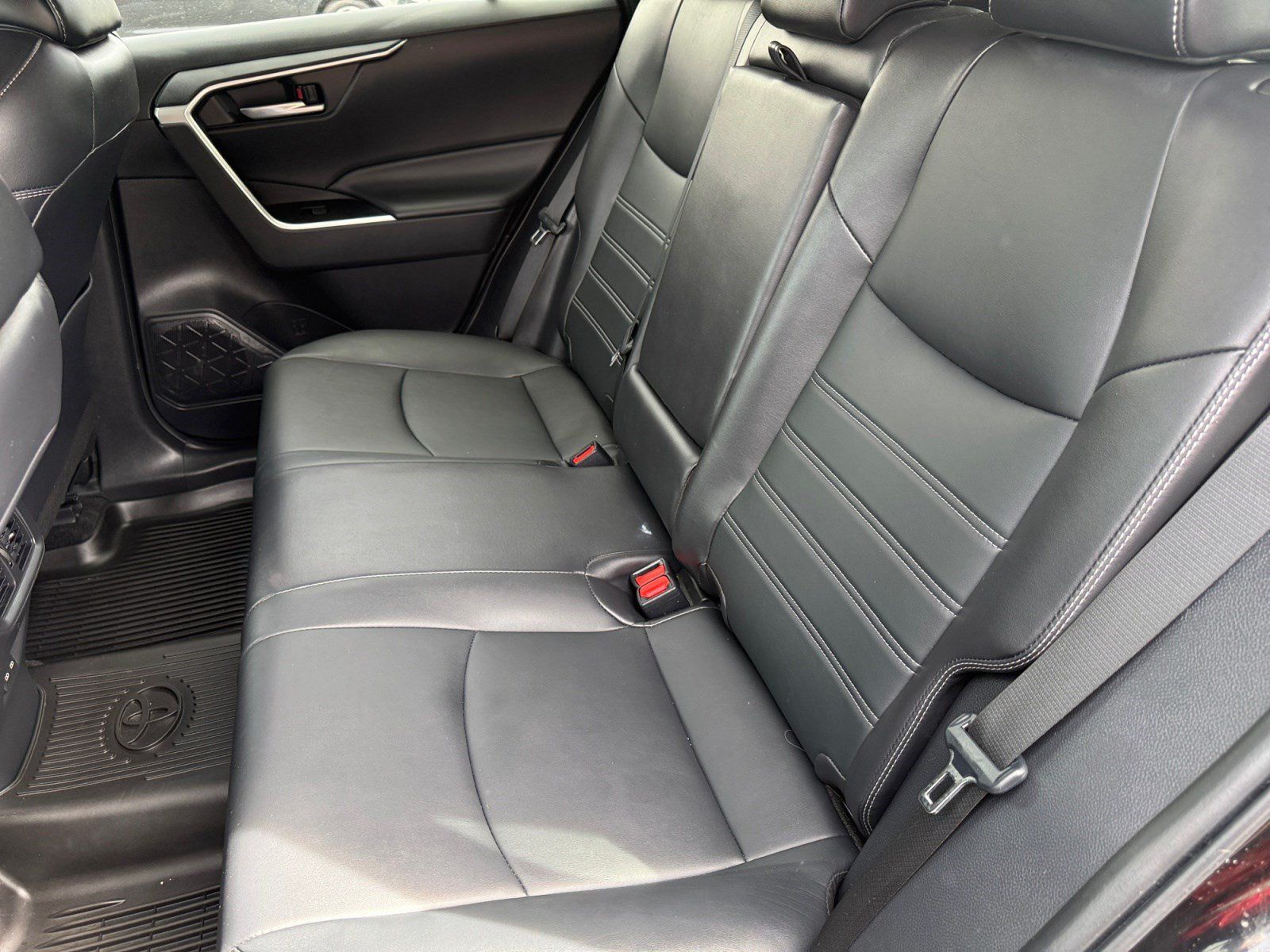 Certified 2024 Toyota RAV4 XLE Premium AWD/4WD image 17