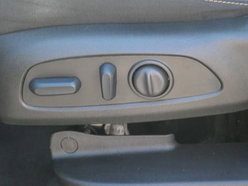 Used 2024 Chevrolet Equinox LT image 13