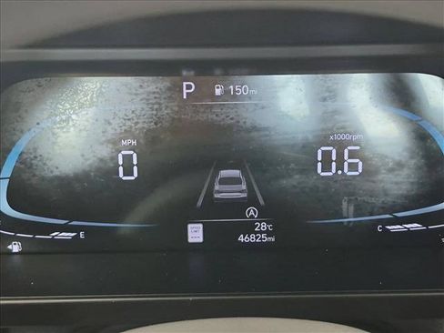 Used 2024 Hyundai Elantra SE FWD image 11