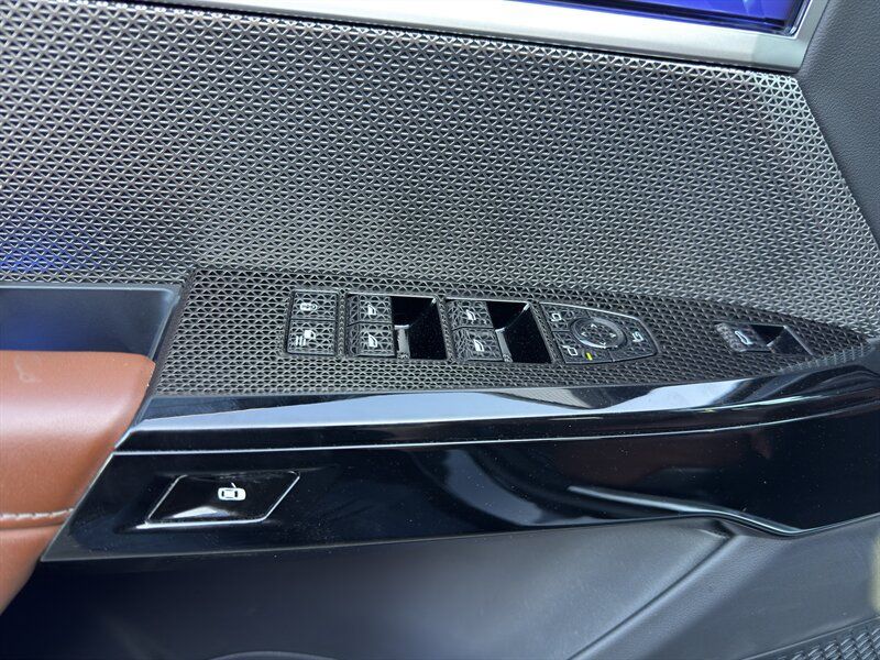 Used 2025 BMW i7 eDrive50 w/ M Sport Package RWD image 24