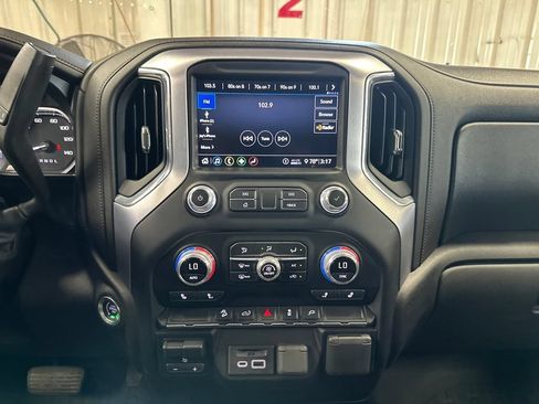 Used 2020 GMC Sierra 2500 SLT w/ X31 Off-Road Package AWD/4WD image 19