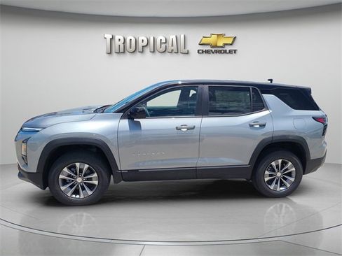 New 2026 Chevrolet Equinox LT image 2