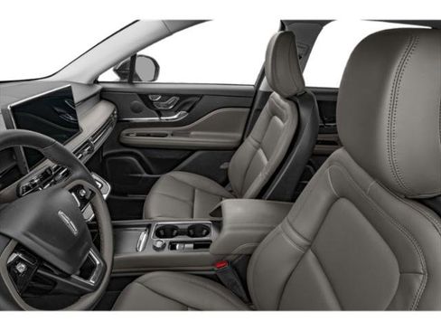 Certified 2025 Lincoln Corsair FWD image 8