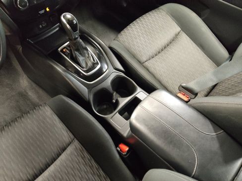 Used 2020 Nissan Rogue S FWD image 26