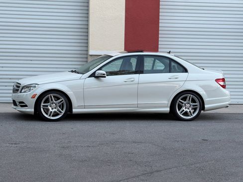 Used 2011 Mercedes-Benz C 300 Sedan image 15