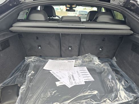 New 2026 BMW X6 M60i w/ Executive Package image 9