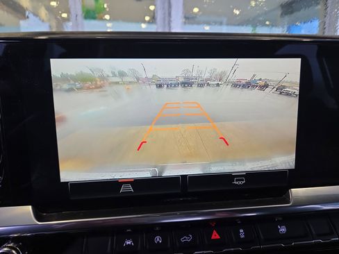 Certified 2025 GMC Sierra 1500 SLT image 30