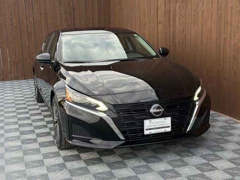 Used 2025 Nissan Altima 2.5 SV image 11