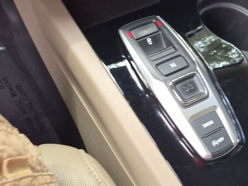 Used 2019 Honda Pilot Touring image 12
