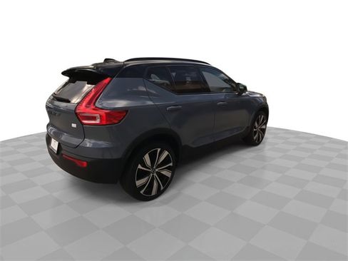 Used 2021 Volvo XC40 P8 Recharge w/ Advanced Package image 14