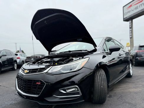 Used 2018 Chevrolet Cruze LT w/ Convenience Package FWD image 14