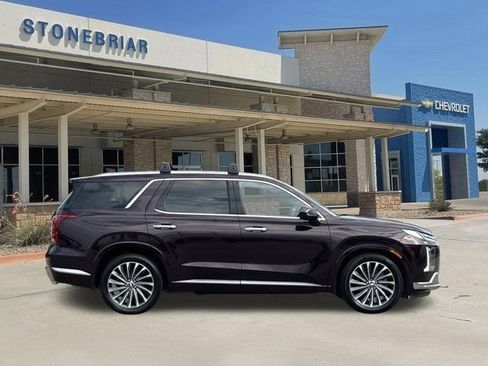 Used 2024 Hyundai Palisade Calligraphy image 4