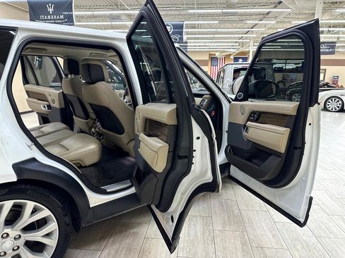 Used 2019 Land Rover Range Rover image 11
