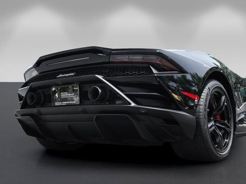Used 2020 Lamborghini Huracan EVO RWD image 20