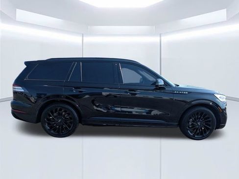 Used 2023 Lincoln Aviator Reserve w/ Equipment Group 201A RWD image 3