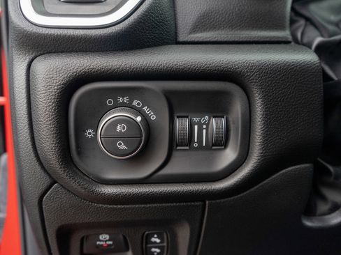 Used 2025 RAM 1500 Big Horn AWD/4WD image 15