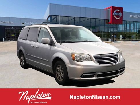 Used 2012 Chrysler Town & Country Touring w/ Entertainment Group #1 image 1