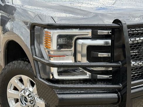 Used 2021 Ford F250 Platinum w/ FX4 Off-Road Package image 3
