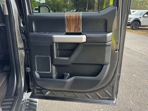 Used 2020 Ford F150 Lariat image 12